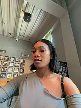 Snapshot of __Nessa__ chatting on May 23, 11:36 am Nessa online show from May 23, 11:36 am