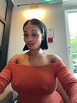 Snapshot of __Nessa__ chatting on May 29, 11:41 am Nessa online show from May 29, 11:41 am