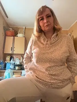 Snapshot of Irina2909@xh chatting on February 10, 5:22 am Irina2909xh online show from February 10, 5:22 am