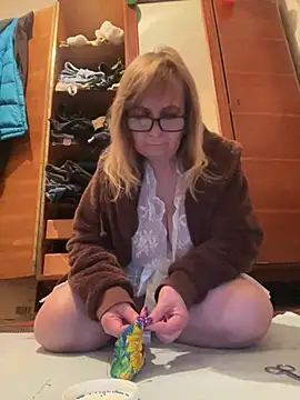 Snapshot of Irina2909@xh chatting on February 22, 1:29 am Irina2909xh online show from February 22, 1:29 am