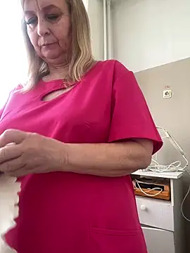 Snapshot of Irina2909@xh chatting on February 24, 12:14 pm Irina2909xh online show from February 24, 12:14 pm