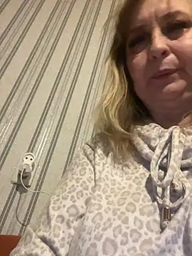 Snapshot of Irina2909@xh chatting on February 25, 6:28 pm Irina2909xh online show from February 25, 6:28 pm