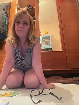 Snapshot of Irina2909@xh chatting on February 28, 10:22 pm Irina2909xh online show from February 28, 10:22 pm