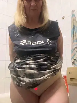 Snapshot of Irina2909@xh chatting on March 8, 6:23 pm Irina2909xh online show from March 8, 6:23 pm