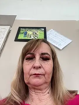 Snapshot of Irina2909@xh chatting on March 11, 10:10 am Irina2909xh online show from March 11, 10:10 am