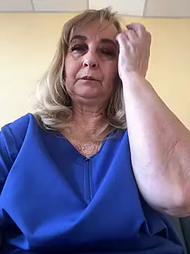 Snapshot of Irina2909@xh chatting on March 23, 9:35 am Irina2909xh online show from March 23, 9:35 am