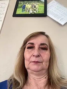 Snapshot of Irina2909@xh chatting on April 1, 9:54 am Irina2909xh online show from April 1, 9:54 am