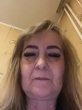 Snapshot of Irina2909@xh chatting on April 2, 11:46 pm Irina2909xh online show from April 2, 11:46 pm