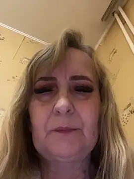 Snapshot of Irina2909@xh chatting on April 8, 11:16 pm Irina2909xh online show from April 8, 11:16 pm