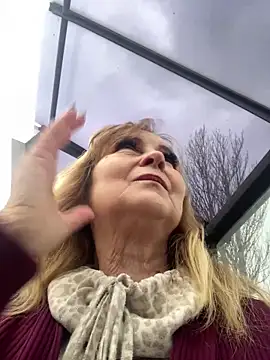 Snapshot of Irina2909@xh chatting on April 10, 11:26 am Irina2909xh online show from April 10, 11:26 am