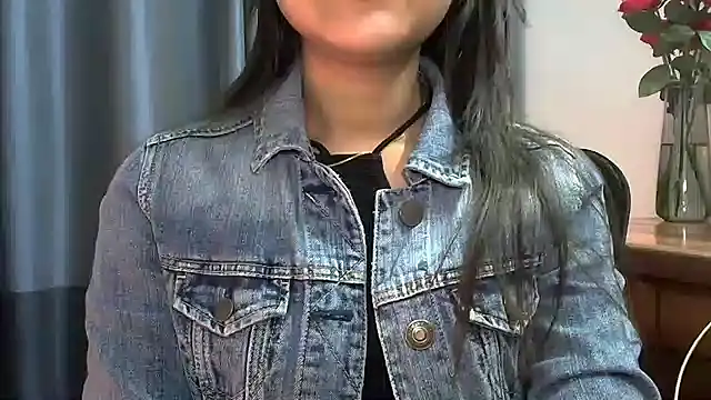 Snapshot of selen_5 chatting on January 15, 6:51 pm selen 5 online show from January 15, 6:51 pm