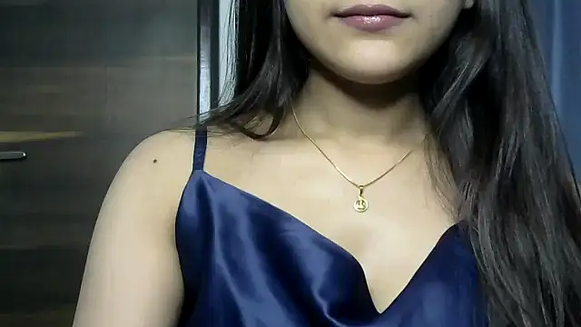 Snapshot of selen_5 chatting on September 17, 6:09 pm selen 5 online show from September 17, 6:09 pm