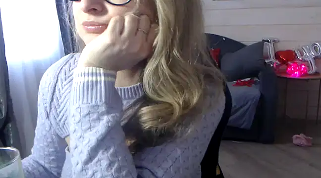 Snapshot of RubiLakros chatting on February 15, 11:39 am RubiLakros online show from February 15, 11:39 am