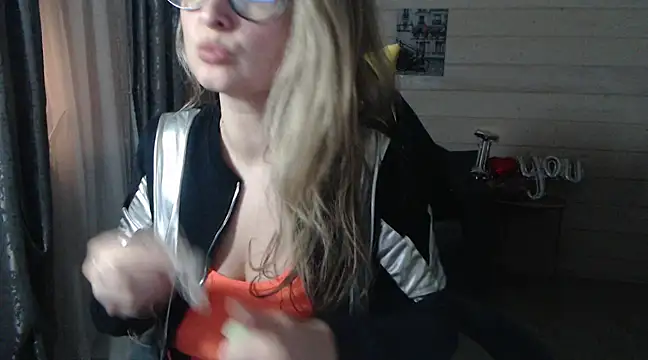 Snapshot of RubiLakros chatting on February 28, 4:42 pm RubiLakros online show from February 28, 4:42 pm