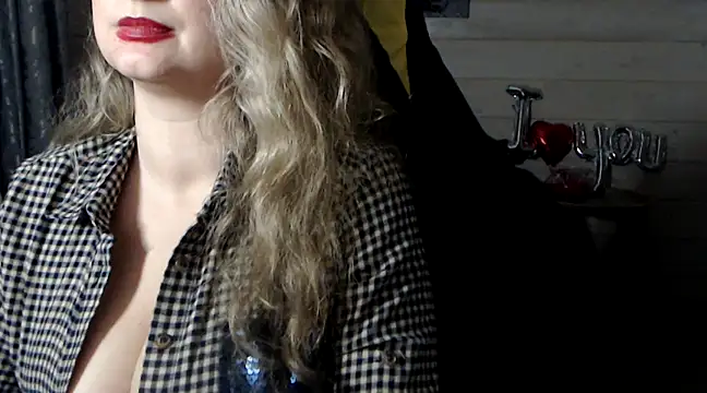 Snapshot of RubiLakros chatting on March 3, 8:54 pm RubiLakros online show from March 3, 8:54 pm