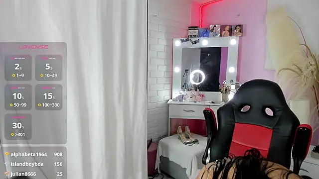 hollyprincess 2 online show from February 5, 6:46 am