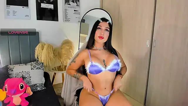 hollyprincess 2 online show from May 27, 12:51 am