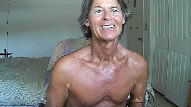nakeedcowboi65 online show from May 26, 9:44 pm