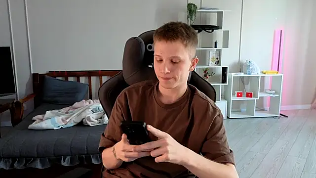 arlekincrop online show from September 26, 5:22 am