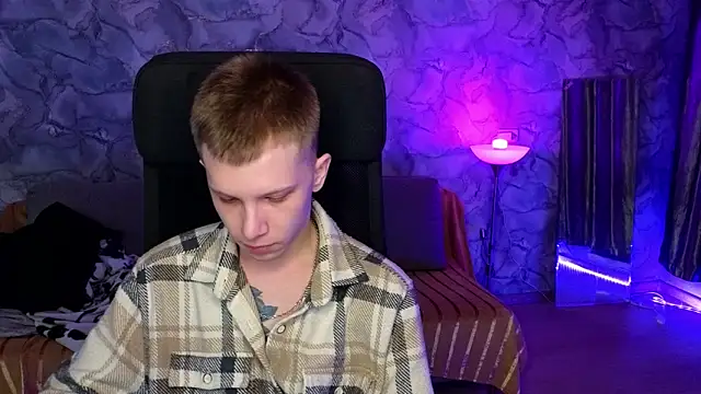 arlekincrop online show from February 11, 1:21 am