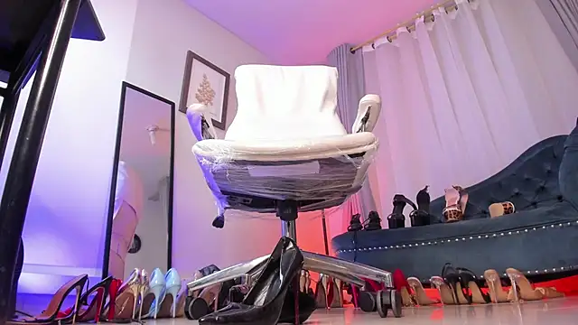 Ashley leon  online show from January 24, 5:53 pm