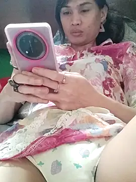 QueenSoreal online show from February 12, 2:28 am