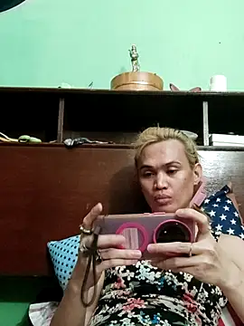 QueenSoreal online show from June 2, 3:36 pm