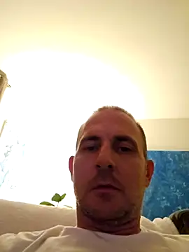 Snapshot of verylargecock chatting on January 31, 9:13 pm verylargecock online show from January 31, 9:13 pm