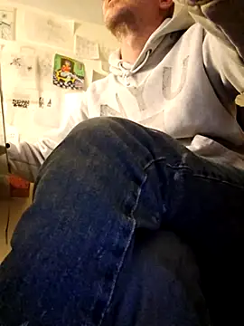 Snapshot of verylargecock chatting on February 4, 6:47 pm verylargecock online show from February 4, 6:47 pm