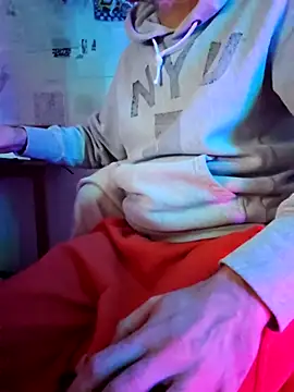 Snapshot of verylargecock chatting on February 12, 10:05 pm verylargecock online show from February 12, 10:05 pm