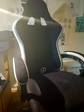 Snapshot of verylargecock chatting on February 16, 5:36 am verylargecock online show from February 16, 5:36 am