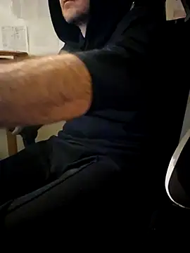 Snapshot of verylargecock chatting on February 22, 6:35 am verylargecock online show from February 22, 6:35 am