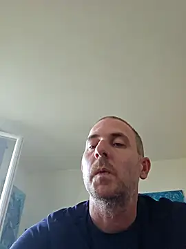 Snapshot of verylargecock chatting on February 24, 3:32 pm verylargecock online show from February 24, 3:32 pm