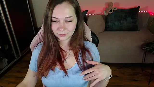 Snapshot of LizaSexy20 chatting on February 2, 8:41 pm LizaSexy20 online show from February 2, 8:41 pm