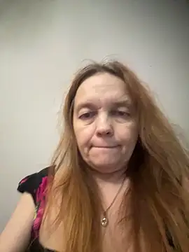 Snapshot of Susanel chatting on April 18, 10:10 pm Susanel online show from April 18, 10:10 pm