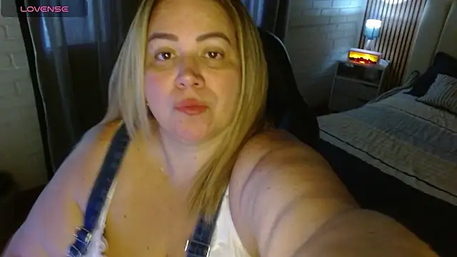 bella savati online show from February 14, 6:15 pm