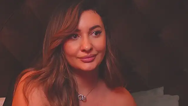 YaaraCollins online show from January 4, 7:13 am