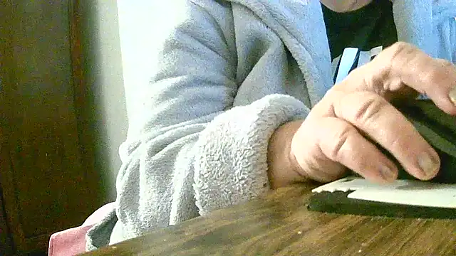 Snapshot of douceur63 chatting on November 23, 11:21 am douceur63 online show from November 23, 11:21 am