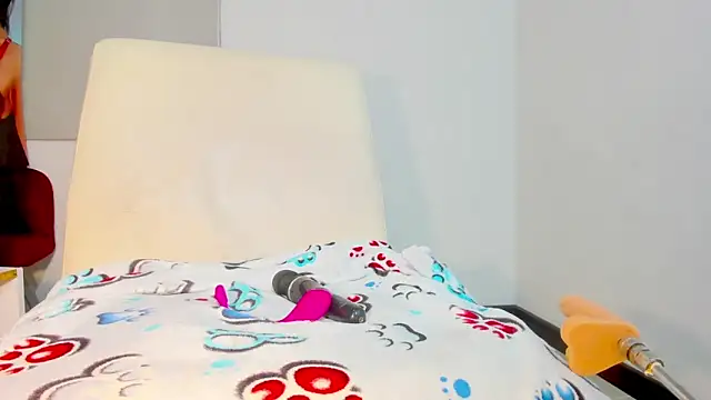 Snapshot of SQUIRTINGQUEEN11 chatting on December 4, 12:52 am SQUIRTINGQUEEN11 online show from December 4, 12:52 am