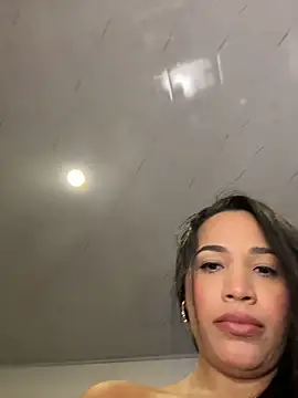 SQUIRTINGQUEEN11 online show from March 25, 3:12 am