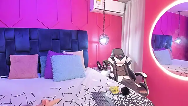 chantall1375 online show from September 14, 11:31 am