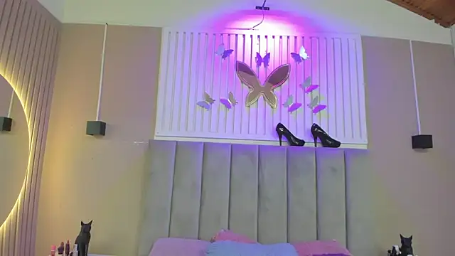 chantall1375 online show from May 1, 3:44 am