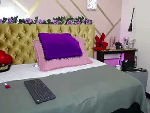 Snapshot of dove_mature chatting on February 27, 4:52 am dove mature online show from February 27, 4:52 am