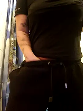 Snapshot of Cutegirlforyou chatting on December 5, 10:55 am Cutegirlforyou online show from December 5, 10:55 am