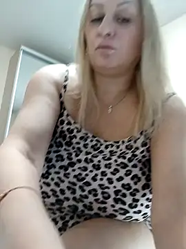 Liana MilfHot online show from January 10, 3:18 am