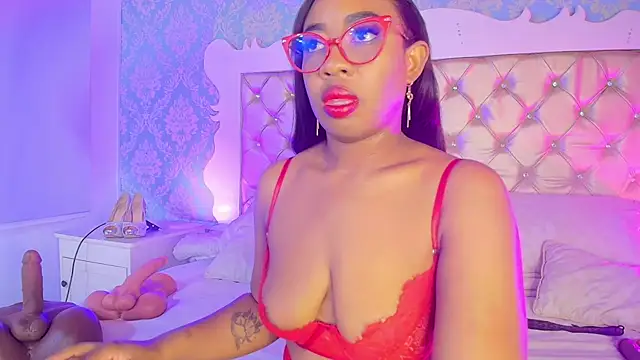 CaseyMoon online show from April 1, 12:39 pm