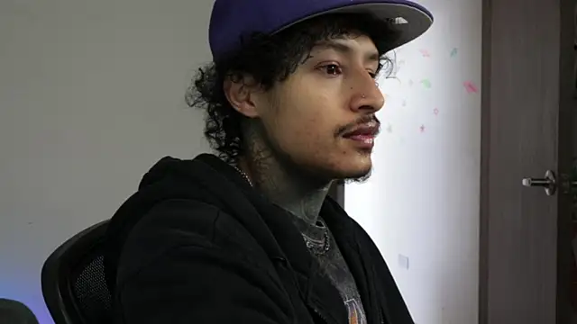 trieone online show from March 29, 2:17 pm