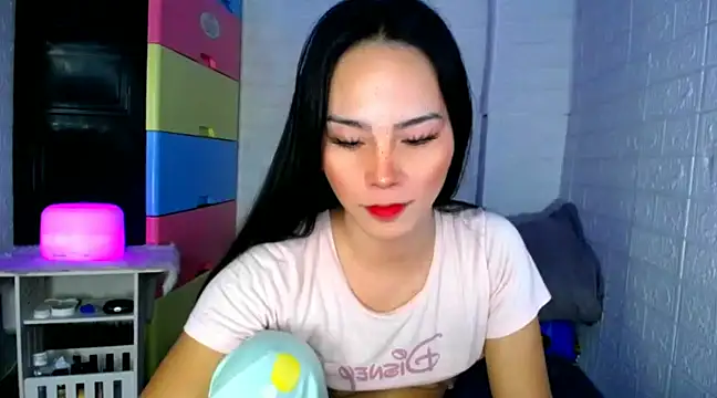 urnaughtydolly69 online show from December 20, 10:49 am