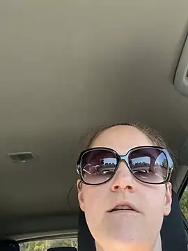 Snapshot of lolabunny9 chatting on February 6, 7:06 pm lolabunny9 online show from February 6, 7:06 pm