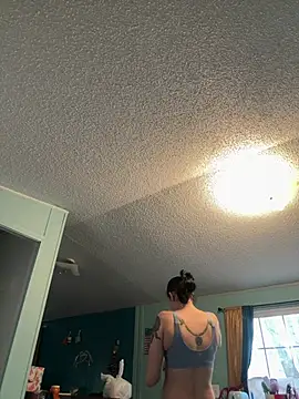 Snapshot of lolabunny9 chatting on February 15, 3:42 pm lolabunny9 online show from February 15, 3:42 pm